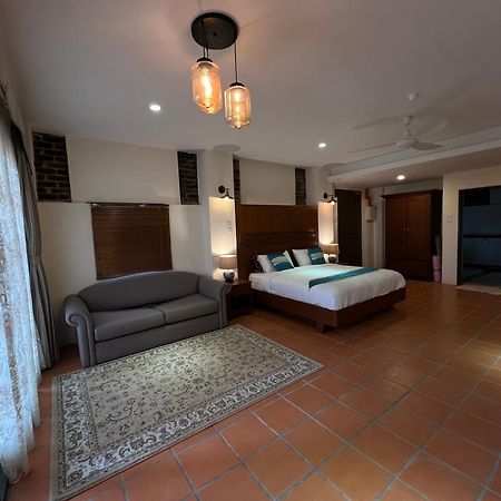 Botanica Mansion Bed and Breakfast Balik Pulau Buitenkant foto