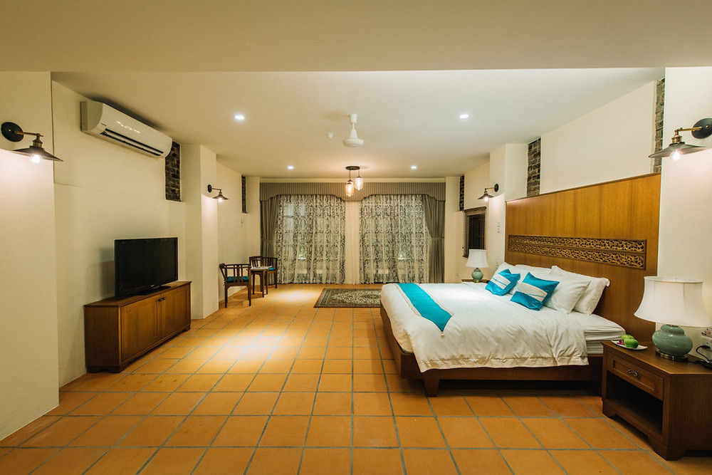 Botanica Mansion Bed and Breakfast Balik Pulau Buitenkant foto