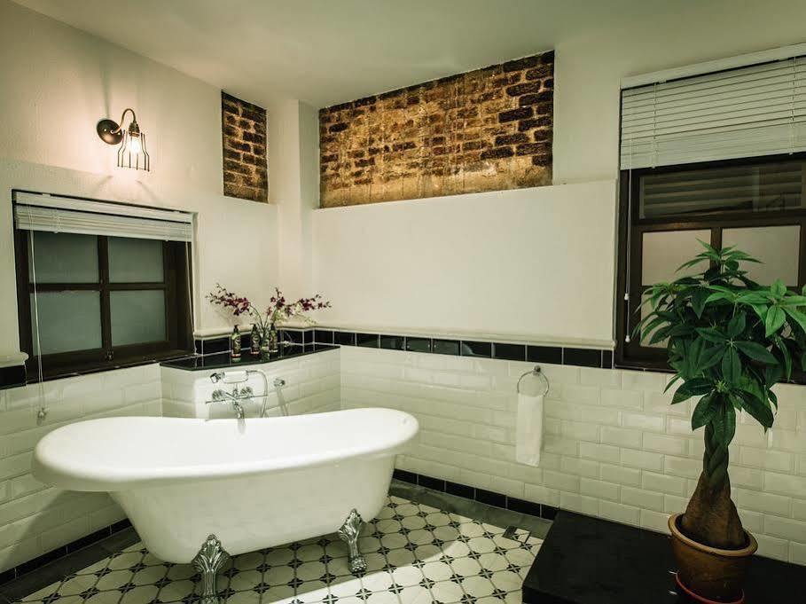 Botanica Mansion Bed and Breakfast Balik Pulau Buitenkant foto