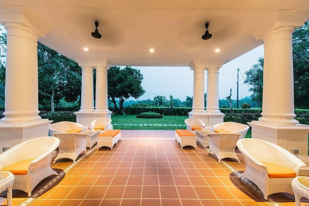 Botanica Mansion Bed and Breakfast Balik Pulau Buitenkant foto
